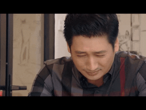 Hoa hồng trên ngực trái tập 40: Bảo làm nũng Khuê, Thái nôn ra máu-1