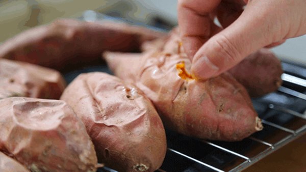 Nếu ở thời điểm vàng” này trong ngày bạn ăn 1 củ khoai lang sẽ vừa chống được ung thư vú lại còn giảm cân và sống thọ hơn-2