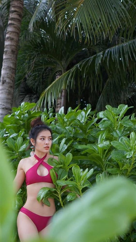 Mỹ nhân chỉ yêu người kiếm 100 triệu/tháng mặc bikini dây đan chéo ngực gây nhức mắt-5
