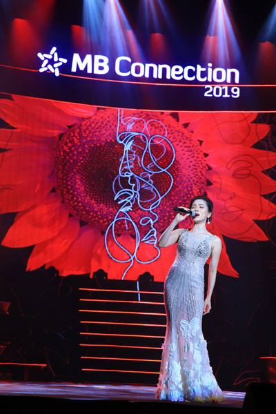 ‘Khi ta 25’ - món quà âm nhạc đầy yêu thương của MB-2