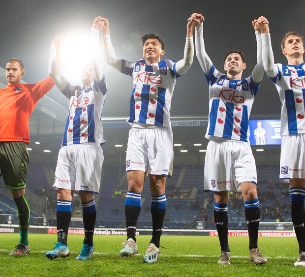 Sau bao ngày chờ đợi, Đoàn Văn Hậu chính thức đá trận ra mắt ở đội bóng Hà Lan-7