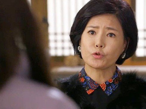 Gặp dâu cũ mẹ chồng mỉa mai dâu cũ: 