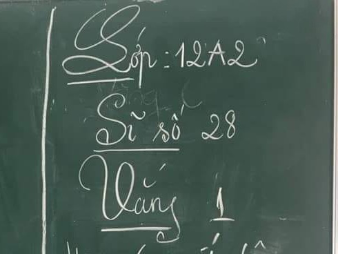 Ai bảo bàn đầu không thể lén dùng điện thoại, học sinh thản nhiên xem phim vì nơi nguy hiểm nhất là nơi an toàn nhất-3