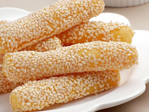 Bánh khoai lang sữa tẩm vừng - món ăn vặt lành mạnh bổ dưỡng cho bé