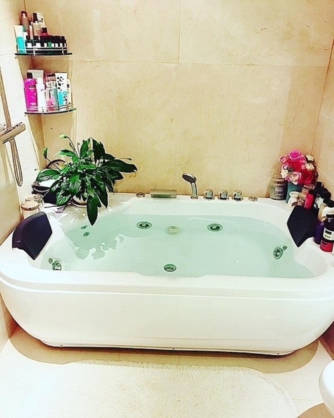 Biệt thự lung linh, ngập hoa đón Noel của Phạm Hương tại Mỹ-11