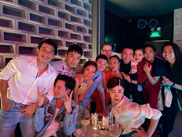 Bức ảnh gây bão: Quang Vinh, Trấn Thành và cả dàn sao hot hit Vbiz hội tụ, quẩy hết cỡ mừng Lý Quí Khánh tuổi mới-2