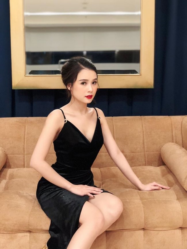 Dàn hot girl đời đầu ở ngưỡng tuổi 30: Người có nhà 100 tỷ, kẻ tài sản triệu đô-5