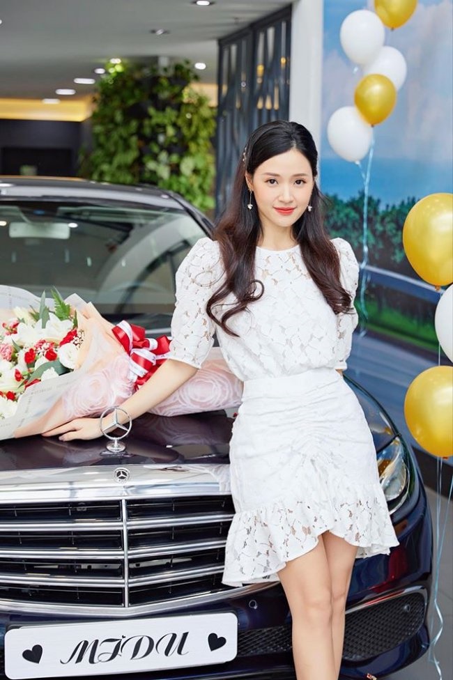 Dàn hot girl đời đầu ở ngưỡng tuổi 30: Người có nhà 100 tỷ, kẻ tài sản triệu đô-15