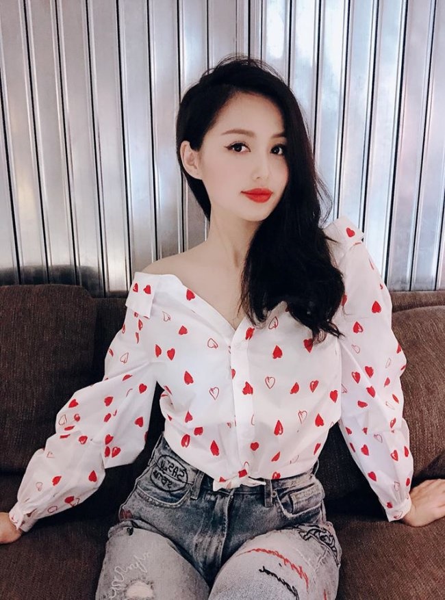 Dàn hot girl đời đầu ở ngưỡng tuổi 30: Người có nhà 100 tỷ, kẻ tài sản triệu đô-21