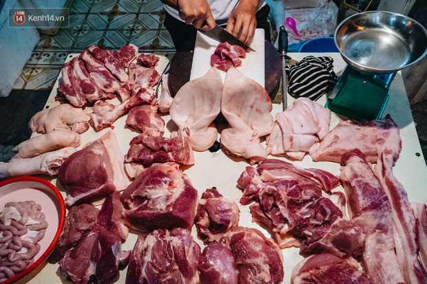 Tết đến nơi mà giá thịt lợn cứ trên trời: Người mua ám ảnh bánh chưng nhân cá!-2