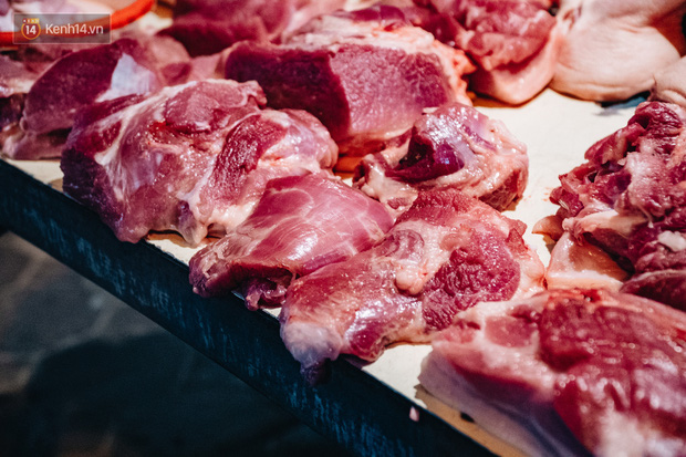 Tết đến nơi mà giá thịt lợn cứ trên trời: Người mua ám ảnh bánh chưng nhân cá!-7