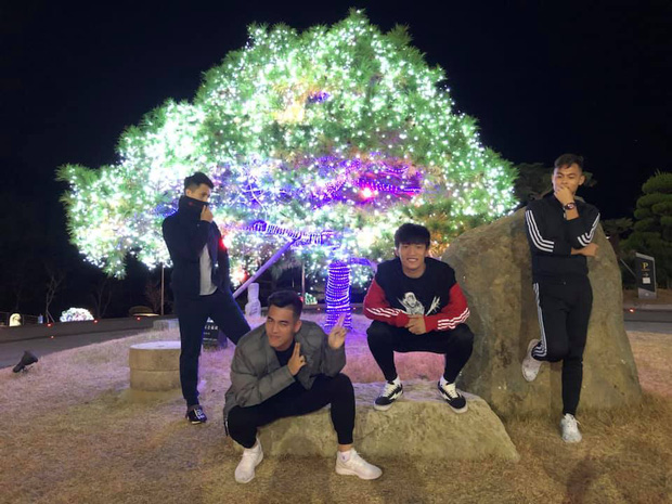 Dàn nam thần U23 Việt Nam khoe hình tập huấn ở Hàn Quốc: Một khi đã phải lòng thì đi đâu, làm gì xem cũng thích-4