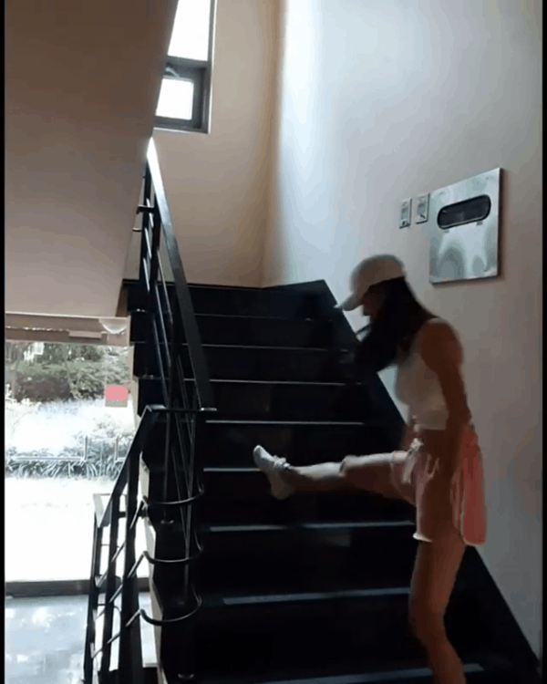 Chăm chỉ leo cầu thang mỗi ngày, cô nàng giảm được 5kg trong 1 tháng: Tòa nhà chính là phòng tập của tôi-4