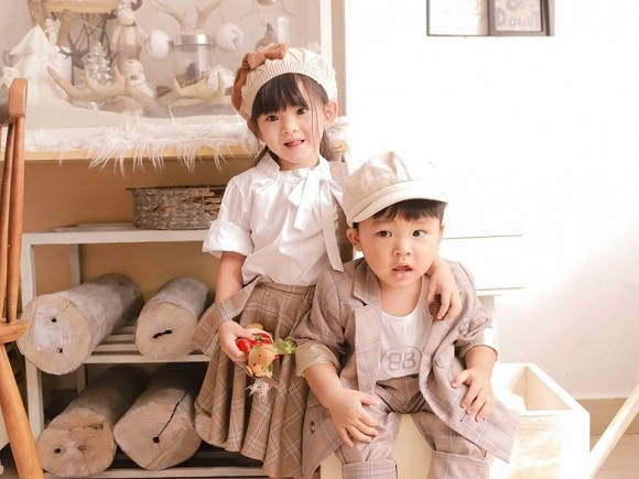 Hải Băng hạnh phúc bên ba con trong bộ ảnh đón Noel-12