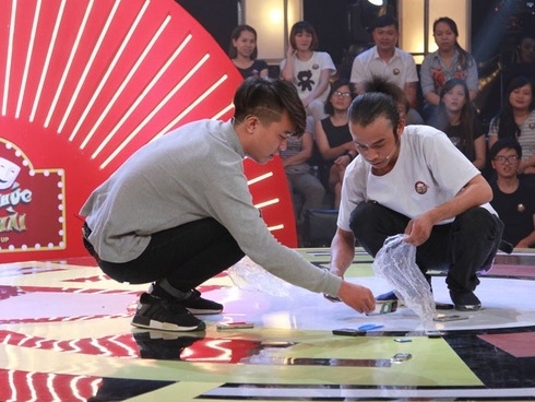 Trấn Thành hát chay Cánh hồng phai đầy cảm xúc-1