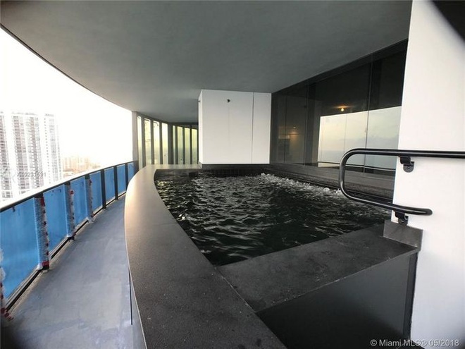 Căn hộ với thang máy dành riêng cho ôtô của Lionel Messi tại Mỹ-10