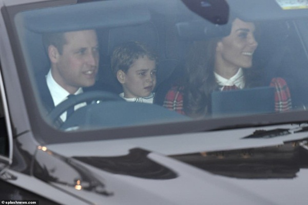 Rời tiệc hoàng gia, Hoàng tử bé và Công chúa của Công nương Kate gây chú ý vì vẻ mặt khó ở khiến fan vừa lo lắng vừa buồn cười-6