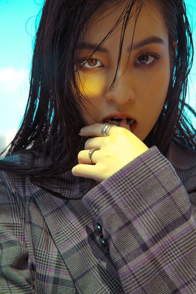 Vẻ đẹp hút hồn của MC VTV đang gây sốt” trong phim Mắt biếc-5