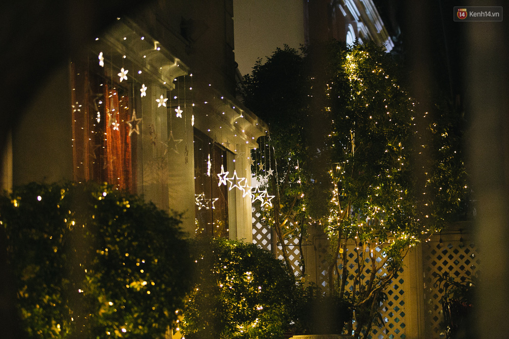 Những biệt thự triệu đô tại phố nhà giàu Sài Gòn trang hoàng Giáng sinh lộng lẫy như lâu đài, nhiều người choáng ngợp về độ hoành tráng-8