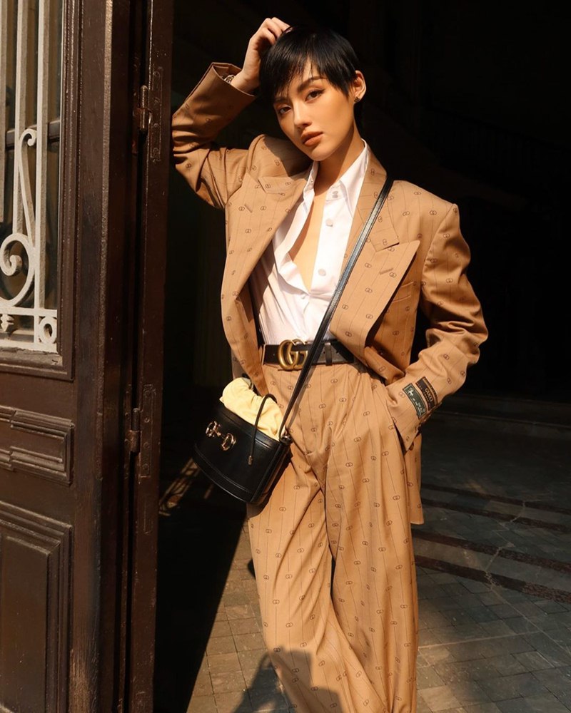 Diện váy bó, Thúy Vi lộ vòng 1 phẳng lì - Chi Pu sexy đến độ mặc áo chẳng khác nào nội y-5