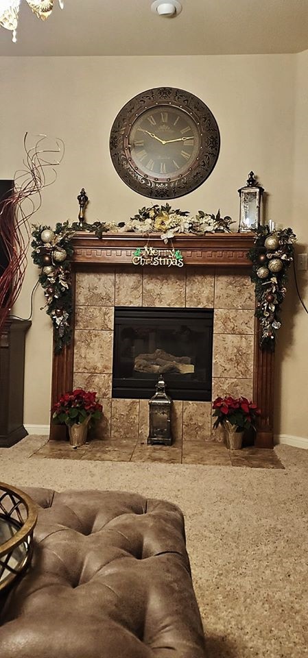 Không gian nhà lung linh, ngập tràn ánh đèn của các sao Việt tại Mỹ vào dịp Noel 2019-27