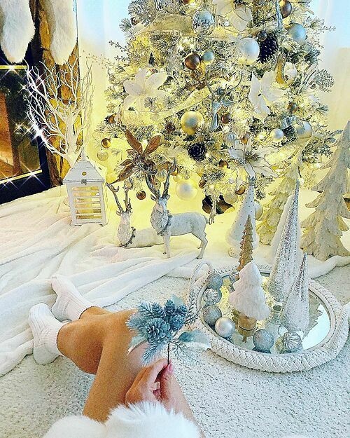 Không gian nhà lung linh, ngập tràn ánh đèn của các sao Việt tại Mỹ vào dịp Noel 2019-39