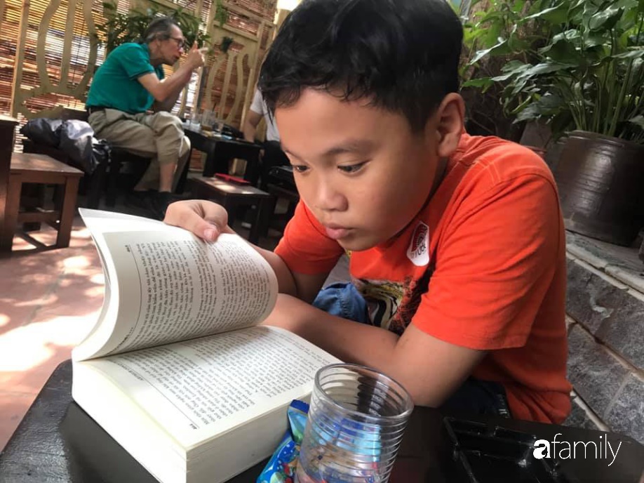 Bà mẹ Hà Nội chia sẻ cách dạy con độc đáo: Con bị điểm kém, thành tích đứng cuối lớp nhưng vẫn làm một điều đặc biệt-6