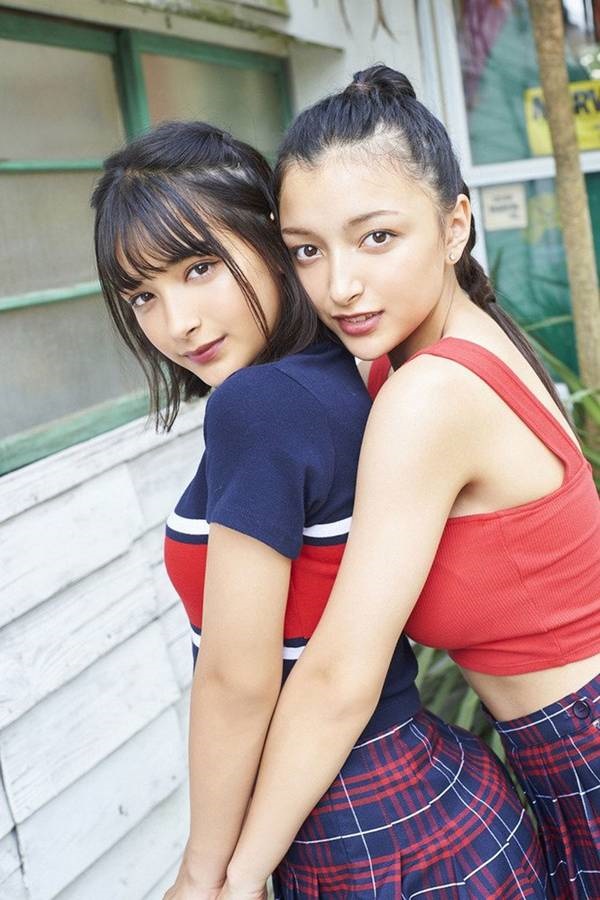 Cặp chị em lai Rumani Nhật Bản xinh đẹp như thiên thần-1