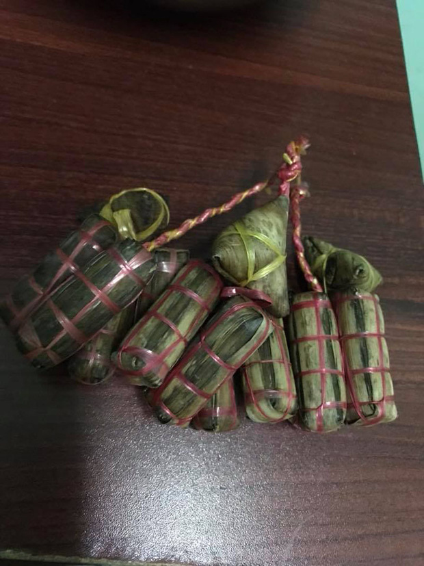 Thịt lợn tăng giá chóng mặt, dân tình kháo nhau giảm size bánh chưng cho đỡ tốn kém, nhưng bánh bé thế này thì điêu quá nhỉ?-9