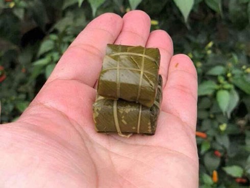 Thịt lợn tăng giá chóng mặt, dân tình kháo nhau giảm size bánh chưng cho đỡ tốn kém, nhưng bánh bé thế này thì 