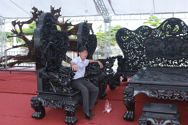 Đại gia Thanh Hóa sở hữu bộ siêu bàn ghế 27 tỷ có 1 không 2-5