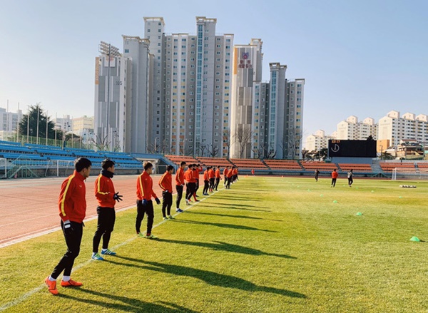 Tin vui từ Hàn Quốc: Quang Hải đã hồi phục chấn thương, tập luyện bình thường cùng U23 Việt Nam-2