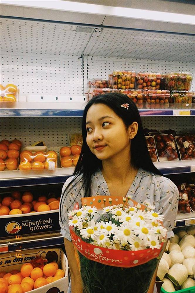 Ngỡ ngàng trước sự thay đổi nhan sắc của nữ chính Tôi thấy hoa vàng trên cỏ xanh: Từ thiên thần nhí đến thiếu nữ xinh đẹp với nguyên nét ngây thơ, ngọt ngào-10