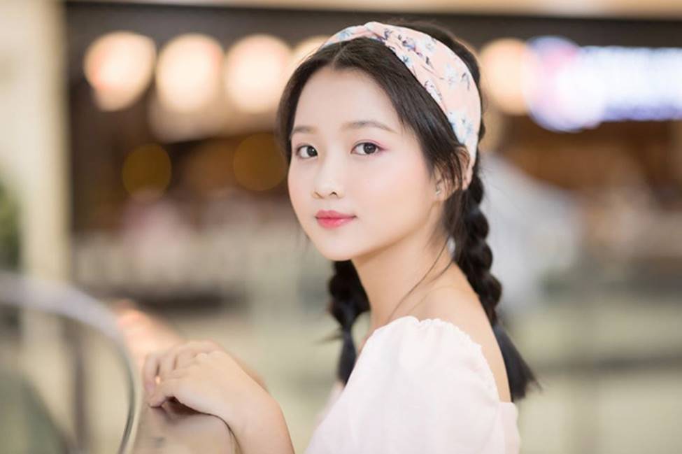 Ngỡ ngàng trước sự thay đổi nhan sắc của nữ chính Tôi thấy hoa vàng trên cỏ xanh: Từ thiên thần nhí đến thiếu nữ xinh đẹp với nguyên nét ngây thơ, ngọt ngào-6