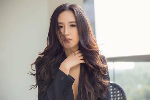 Ghi điểm với mái tóc thương hiệu, chia sẻ của Mai Phương Thuý khiến mọi người bất ngờ-2