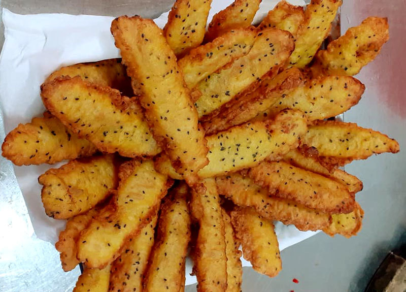 Loại bánh An Giang gây sốt, bán dạo vỉa hè Hà Nội thu 70 triệu/tháng-1