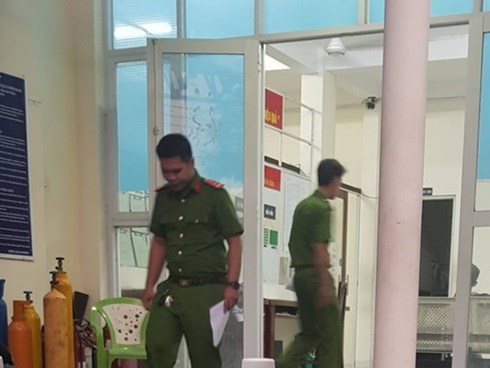 Người chồng vũ phu dọa ném con riêng của vợ xuống sông Sài Gòn