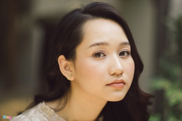 Nhan sắc của Hà Lan Mắt biếc trong đời thường-3