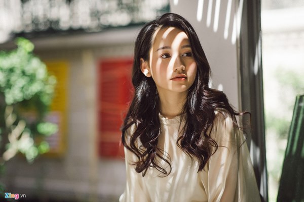 Nhan sắc của Hà Lan Mắt biếc trong đời thường-4