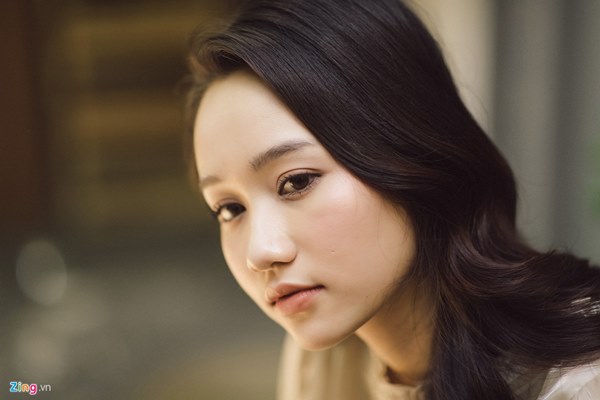 Nhan sắc của Hà Lan Mắt biếc trong đời thường-5