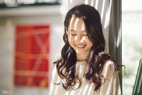 Nhan sắc của Hà Lan Mắt biếc trong đời thường-6