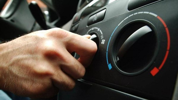 Đồng hồ ô tô báo quá nhiệt, phải làm sao?-8