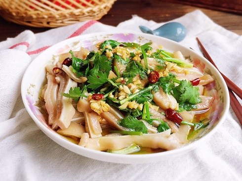 Cuối tuần nịnh chồng với món tai heo trộn chua ngọt giòn sựt siêu ngon