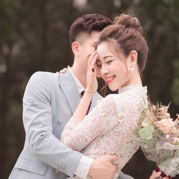 Vợ Phan Văn Đức xinh đẹp trong đám hỏi, khoe dàn phù dâu nhan sắc không phải dạng vừa-1