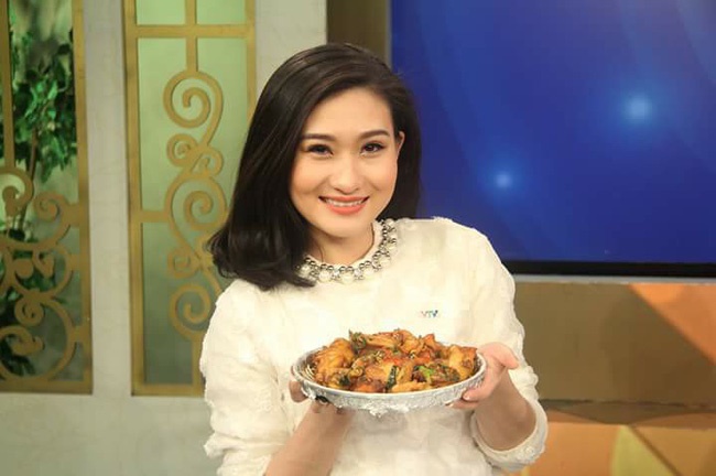 2 nữ MC của VTV không dùng tên thật khi lên sóng: Người xinh đẹp nuột nà, kẻ quen mặt đóng phim-15