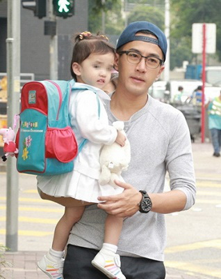 Mải mê hẹn hò với tình trẻ, Dương Mịch hiếm hoi lắm mới về thăm con gái?-2