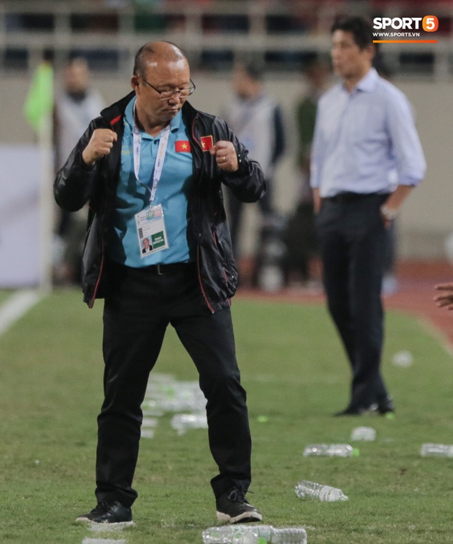 Tuyển Việt Nam kết thúc năm 2019 với vị trí chưa từng có trên BXH FIFA, xứng danh nhà vua bóng đá Đông Nam Á-2