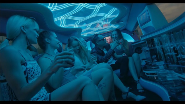 Bài hát mới ra của Duy Mạnh gây tranh cãi vì tái hiện việc sử dụng ma túy-1