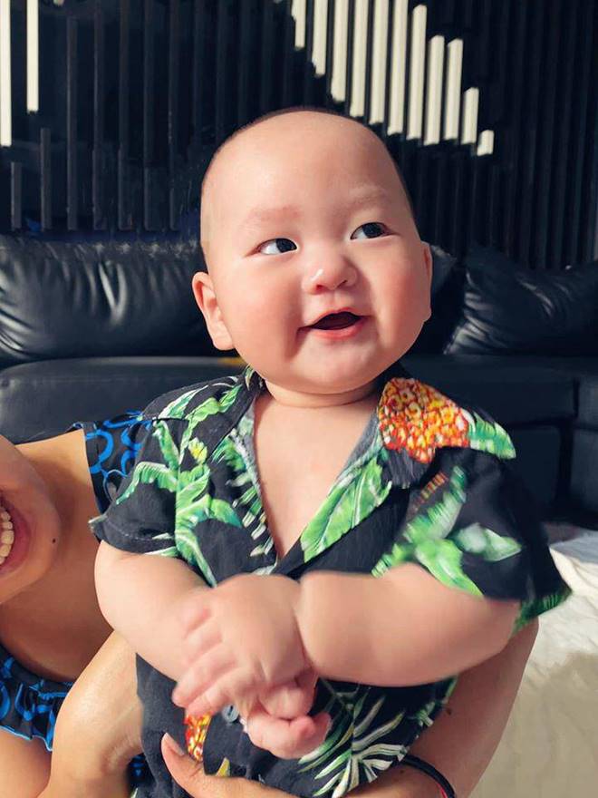 4 nhóc tỳ hot MXH 2019: Con Hà Anh được David Beckham khen, con Đan Trường sống cực sang chảnh-12