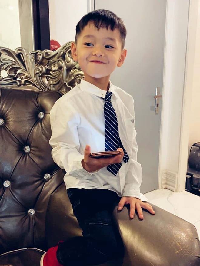 4 nhóc tỳ hot MXH 2019: Con Hà Anh được David Beckham khen, con Đan Trường sống cực sang chảnh-13